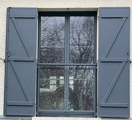 Fenêtre alu avec petit bois intégré RAL 7016